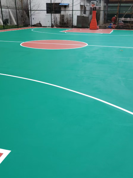 锡林郭勒 球场长期使用易出现地面开裂
